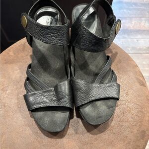 Aetrex black heels